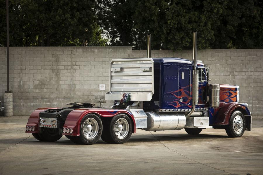  Peterbilt 379 Optimus Prime 2007 года  (фото 4 из 8)